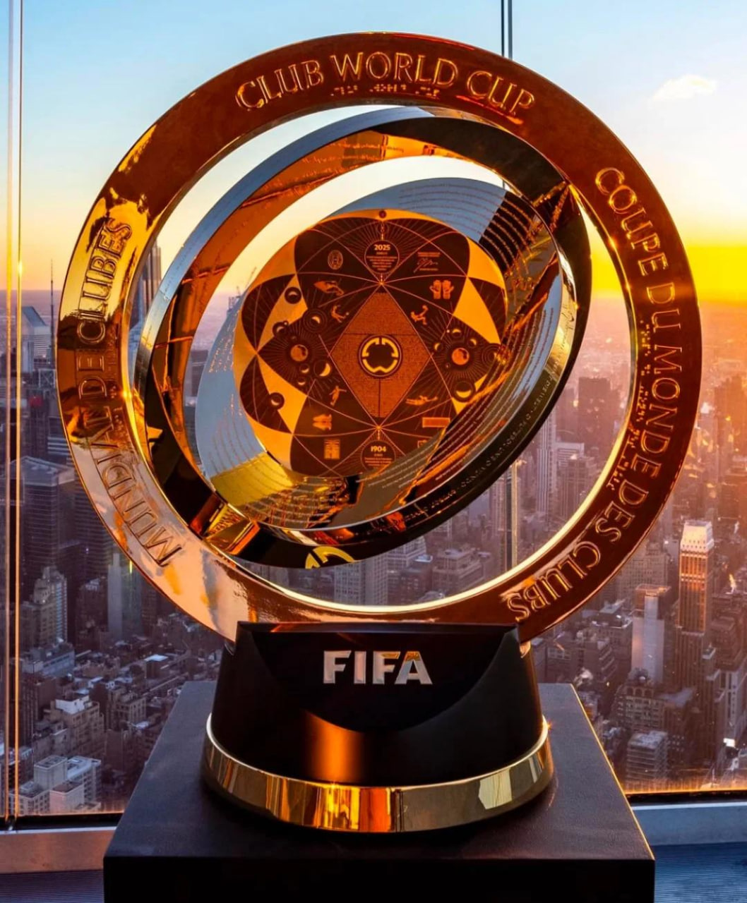 阿森纳在转会市场遭迎头痛击！夏季头号目标官宣加盟死敌！！